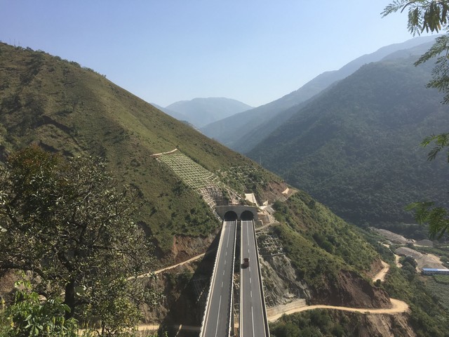 云南石屏至元江（紅龍廠(chǎng)）高速公路第四合同段