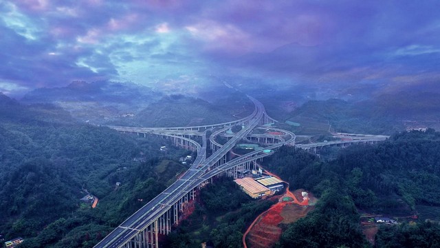 5.全省第二大落地式互通沐川樞紐互通.jpg
